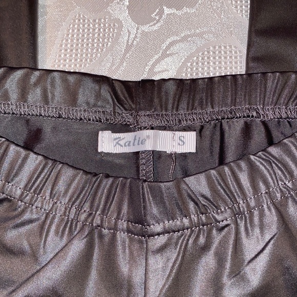 Katie Grey Faux Leather Leggings with Zippers - Picture 3 of 4